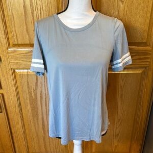 No Comments Women's Blue Short Sleeve Top, Size Medium